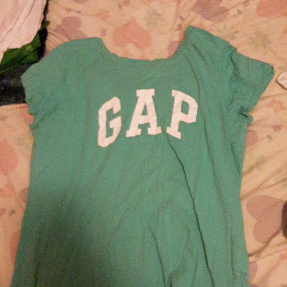 Gap womens tshirt